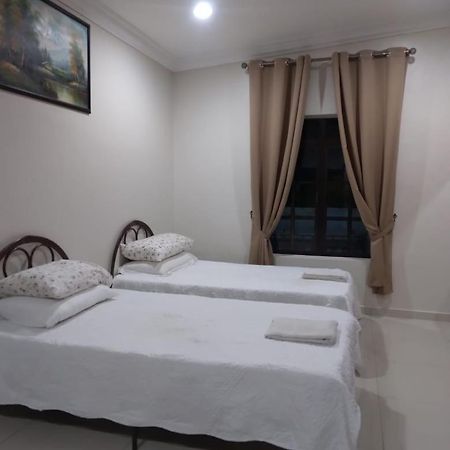 Yasmeen Studio Roomstay Kijal - Room 1 - For Two Person Islam Guest Only Exterior foto
